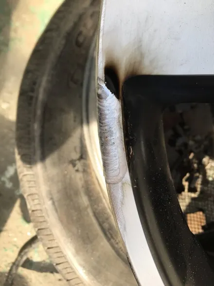 [용인휠수리] “ 휠샵 “ 벤츠 E-클래스 W212 E220 CDI 아방가르드 휠수리,휠복원,다이아컷팅,커스텀도색 / 경기광주 문형동