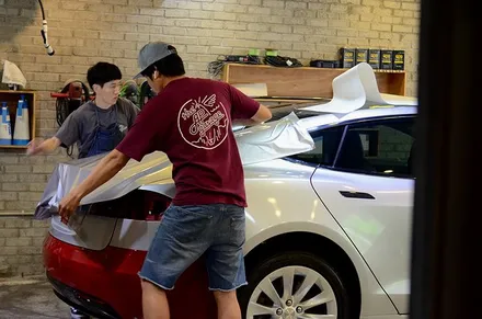★★★[AP-카스킨/컬러랩핑] 음악가부부의 테슬라 모델S,TESLA  MODEL S: 컬러체인지로 내맘에드는 컬러를 입히자~  Metallic Silver / 서울 성동구 응봉동