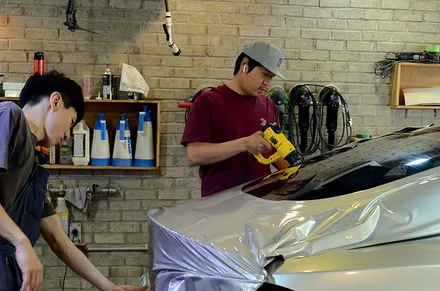 ★★★[AP-카스킨/컬러랩핑] 음악가부부의 테슬라 모델S,TESLA  MODEL S: 컬러체인지로 내맘에드는 컬러를 입히자~  Metallic Silver / 서울 성동구 응봉동