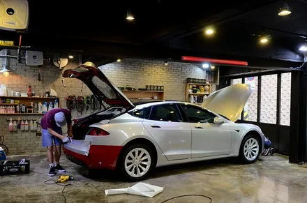 ★★★[AP-카스킨/컬러랩핑] 음악가부부의 테슬라 모델S,TESLA  MODEL S: 컬러체인지로 내맘에드는 컬러를 입히자~  Metallic Silver / 서울 성동구 응봉동