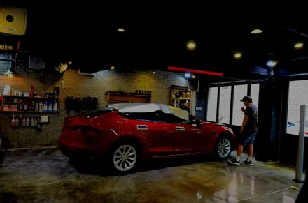 ★★★[AP-카스킨/컬러랩핑] 음악가부부의 테슬라 모델S,TESLA  MODEL S: 컬러체인지로 내맘에드는 컬러를 입히자~  Metallic Silver / 서울 성동구 응봉동