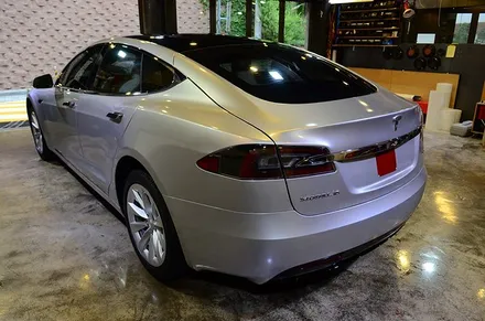 ★★★[AP-카스킨/컬러랩핑] 음악가부부의 테슬라 모델S,TESLA  MODEL S: 컬러체인지로 내맘에드는 컬러를 입히자~  Metallic Silver / 서울 성동구 응봉동