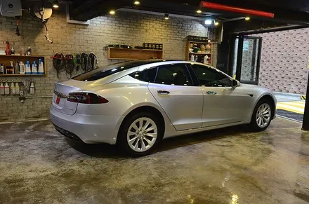 ★★★[AP-카스킨/컬러랩핑] 음악가부부의 테슬라 모델S,TESLA  MODEL S: 컬러체인지로 내맘에드는 컬러를 입히자~  Metallic Silver / 서울 성동구 응봉동