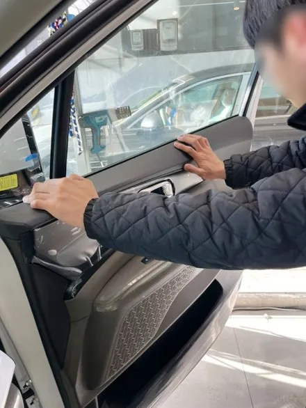 서대문 유리막코팅 기아 카니발 신차패키지 추가 옵션 블랙박스 및 보조 배터리까지 설치 / 은평구 증산동