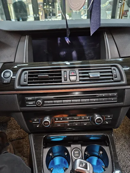 부산 BMW F10 520D NAVIFLY 7862 12.3인치 안드로이드 올인원  장착작업
