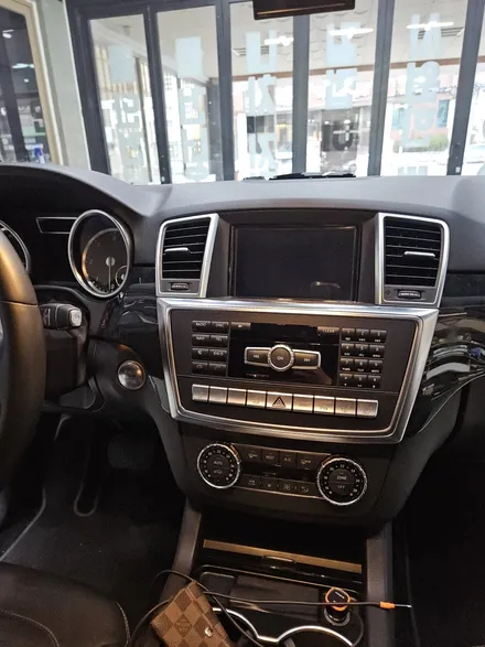 부산경남 벤츠 ML GLE W166 12.3인치 안드로이드 올인원 및 ahd후방카메라교체 장착