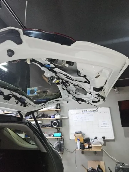 부산경남 벤츠 ML GLE W166 12.3인치 안드로이드 올인원 및 ahd후방카메라교체 장착