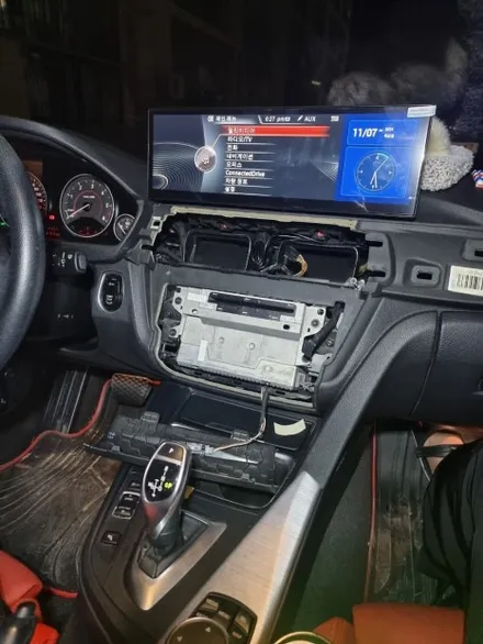 수원 BMW 320D 카본 M 핸들 +15인치 안드로이드 올인원 네비게이션교체 커스텀튜닝 전국방문출장업체에서 시공후기 / 구로동