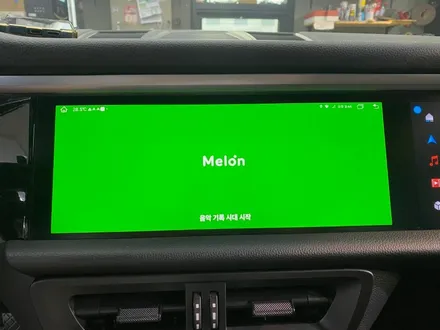 포르쉐 마칸 안드로이드 올인원, 듀얼 모니터 시공으로 신형처럼 / 구로동