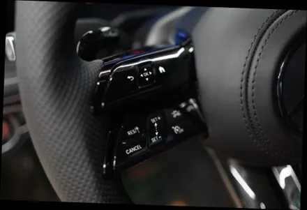 벤츠 W205 C63 AMG 카브리올레 | 디지털 계기판과 AMG 카본 잠자리 핸들로 진짜 AMG가 될 수 있을까? 서울중랑점 / 구로동