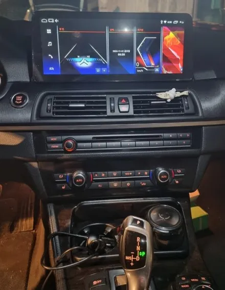 BMW 520D M핸들교체 인천 안드로이드 올인원 네비게이션교체 컬러핸들 커스텀 튜닝 전국방문출장업체에서 시공후기 / 구로동