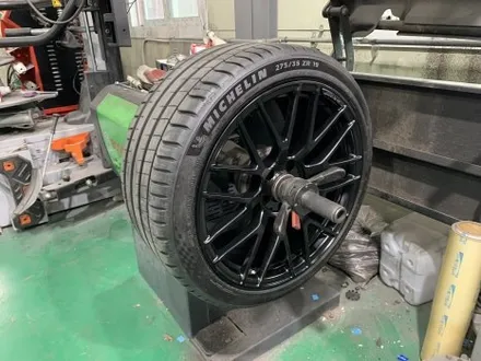 수원휠복원 벤츠 C63AMG 매트블랙 휠도색 수원벤츠휠복원전문업체! / 구로동