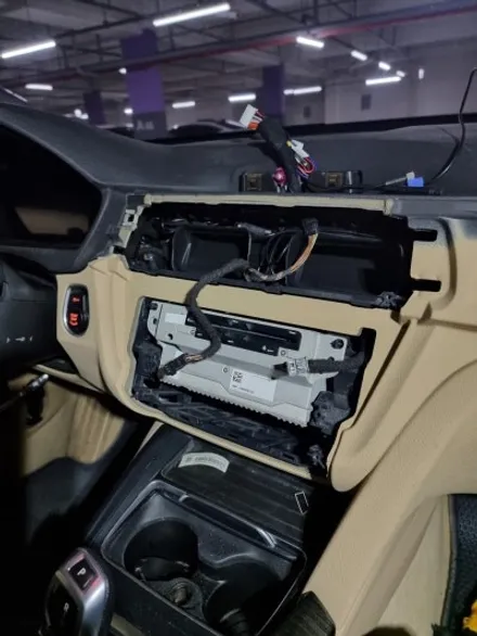 광주 전주 BMW 3GT M 핸들 교체 +15인치 올인원 네비게이션 과 신형 디지털계기판 교체 커스텀 튜닝 시공까지!! 전국 방문출장 으로 시공완료 후기! / 구로동