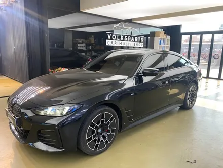 BMW i4 아이코닉 글로우 그릴, 인천 시공 후기, 비포어 애프터 확인해보니 왜 하는줄 이유알겠네 실제시공후기 공개! / 구로동