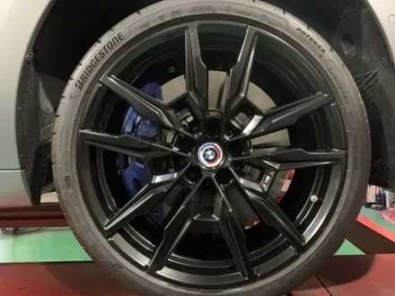전주 휠복원 BMW휠수리 850i 유광블랙 휠도색으로 반전느낌 / 구로동