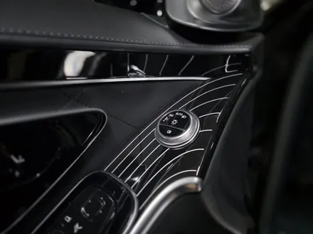 벤츠 W223 S580 피아노트림, 액티브엠비언트 출장시공 후기 4D 전동 부메스터, S클래스 고퀄리티 출장시공 / 구로동