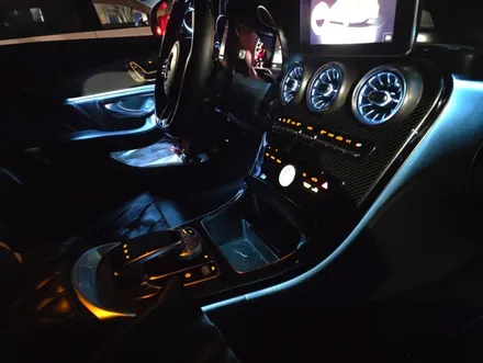 벤츠 W205 C클래스 엠비언트, 64색으로 완성하는 AMG 감성, 비용 및 시공정보 출장 시공으로 편리하게 / 구로동
