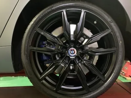 전주 휠복원 BMW휠수리 850i 유광블랙 휠도색으로 반전느낌 / 구로동