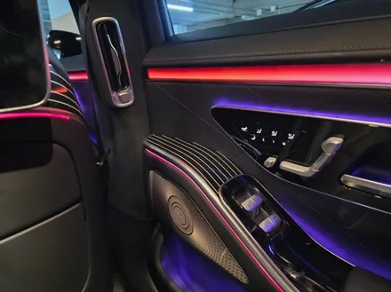 벤츠 W223 S580 피아노트림, 액티브엠비언트 출장시공 후기 4D 전동 부메스터, S클래스 고퀄리티 출장시공 / 구로동