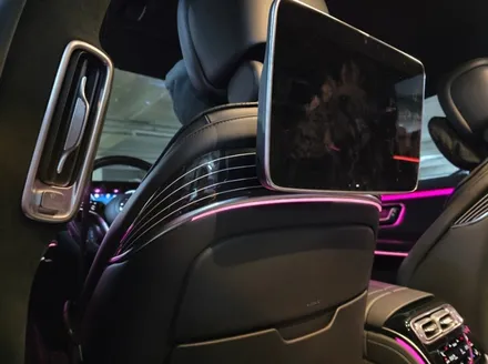 벤츠 W223 S580 피아노트림, 액티브엠비언트 출장시공 후기 4D 전동 부메스터, S클래스 고퀄리티 출장시공 / 구로동