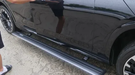 벤츠 EQS SUV 사이드 스텝 파손 시, 순정 사이드 스커트와 전동 발판 중 어떤 것이 나을까? / 구로동