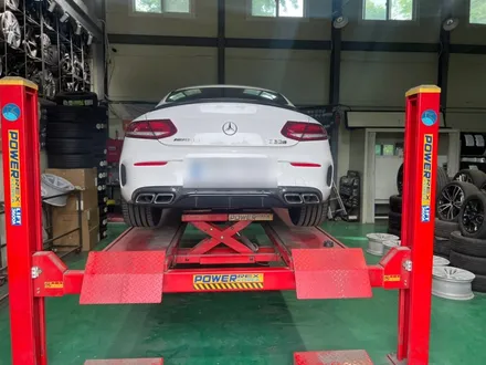 수원휠복원 벤츠 C63AMG 매트블랙 휠도색 수원벤츠휠복원전문업체! / 구로동
