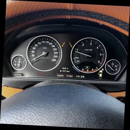 BMW F30 320i, 신형 계기판·M핸들·12.3인치 올인원까지 정말 필요한 업그레이드일까? | 부산점 / 구로동