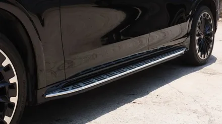 벤츠 EQS SUV 사이드 스텝 파손 시, 순정 사이드 스커트와 전동 발판 중 어떤 것이 나을까? / 구로동