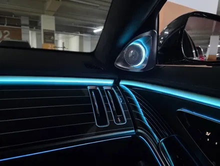벤츠 W223 S580 피아노트림, 액티브엠비언트 출장시공 후기 4D 전동 부메스터, S클래스 고퀄리티 출장시공 / 구로동