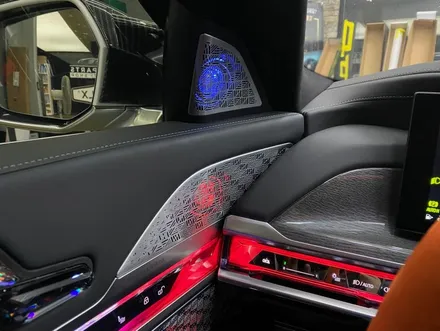 인천 BMW G70 실내 튜닝, m핸들 앰비언트 회오리트위터 시공후기. 실내 감성마력 변화의 시작 가격과 유지기간은? / 구로동