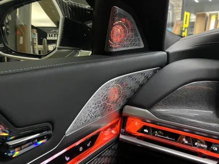인천 BMW G70 실내 튜닝, m핸들 앰비언트 회오리트위터 시공후기. 실내 감성마력 변화의 시작 가격과 유지기간은? / 구로동