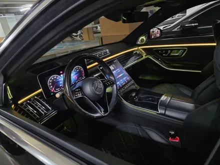 벤츠 W223 S580 피아노트림, 액티브엠비언트 출장시공 후기 4D 전동 부메스터, S클래스 고퀄리티 출장시공 / 구로동