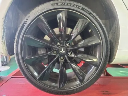 태슬라 모델S  인천 휠수리 매트블랙으로 완벽 휠도색 시공! / 구로동