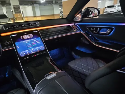 벤츠 W223 S580 피아노트림, 액티브엠비언트 출장시공 후기 4D 전동 부메스터, S클래스 고퀄리티 출장시공 / 구로동