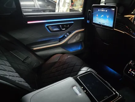 벤츠 W223 S580 피아노트림, 액티브엠비언트 출장시공 후기 4D 전동 부메스터, S클래스 고퀄리티 출장시공 / 구로동