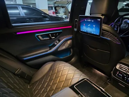 벤츠 W223 S580 피아노트림, 액티브엠비언트 출장시공 후기 4D 전동 부메스터, S클래스 고퀄리티 출장시공 / 구로동