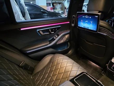 벤츠 W223 S580 피아노트림, 액티브엠비언트 출장시공 후기 4D 전동 부메스터, S클래스 고퀄리티 출장시공 / 구로동