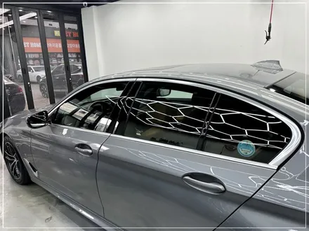 인천 청라 BMW 썬팅 비반사 블랙으로 5시리즈 윈도 틴팅 (글라스틴트 로데) / 구로동
