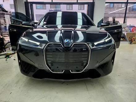 인천 BMW iX M60, M70 그릴 바디킷 교체로 분위기 반전, 아이코닉 글로우 시공후기, 그릴교체비용과 과정공개 / 구로동