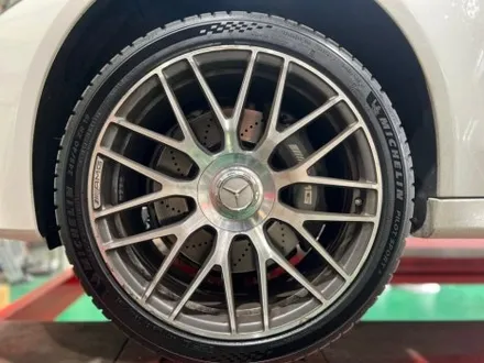 수원휠복원 벤츠 C63AMG 매트블랙 휠도색 수원벤츠휠복원전문업체! / 구로동