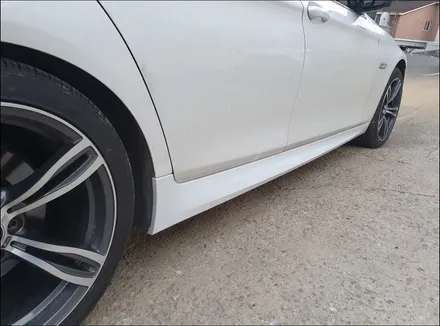김포에서 BMW M5 풀 바디킷 튜닝으로 스포티하게 / 구로동