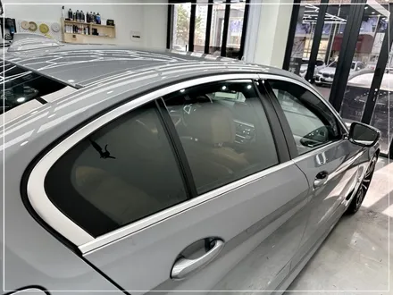 인천 청라 BMW 썬팅 비반사 블랙으로 5시리즈 윈도 틴팅 (글라스틴트 로데) / 구로동