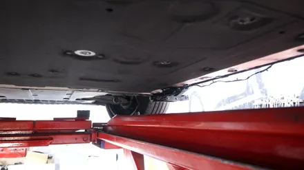 벤츠 EQS SUV 사이드 스텝 파손 시, 순정 사이드 스커트와 전동 발판 중 어떤 것이 나을까? / 구로동