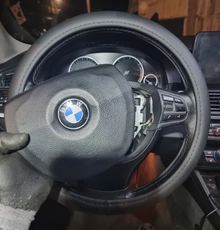 BMW 520D M핸들교체 인천 안드로이드 올인원 네비게이션교체 컬러핸들 커스텀 튜닝 전국방문출장업체에서 시공후기 / 구로동