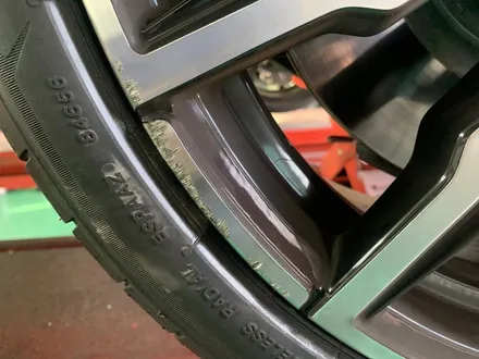 전주 휠복원 BMW휠수리 850i 유광블랙 휠도색으로 반전느낌 / 구로동