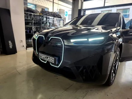 인천 BMW iX M60, M70 그릴 바디킷 교체로 분위기 반전, 아이코닉 글로우 시공후기, 그릴교체비용과 과정공개 / 구로동