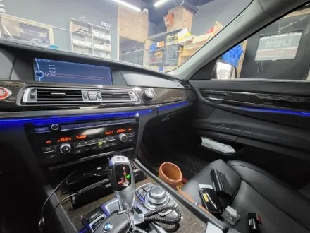 [브로모터스]BMW 전용 AVI BM-100/AVI BM-204/센터스피커/프론트스피커/무스웨이D8 DSP앰프 /비노출 엠비언트/GSUV EN8썬팅재시공 / 경남 거제, 통영, 창원