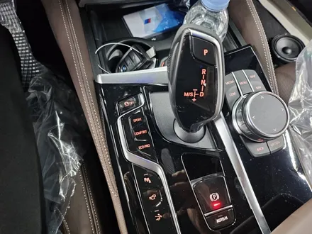 [브로모터스] 23년식 BMW6 GT 크리스탈 기어봉 / 크리스탈 죠그 다이얼 크리스탈 스타트 버튼 시공 / 회오리 스피커 엠비언트 풀패키지 교체 / 경남 거제, 통영, 창원