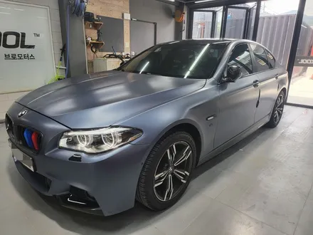 [브로모터스]BMW 520D F10 글라스틴트 레이니블루 틴팅 재시공 / 경남 거제, 통영, 창원
