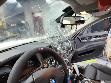 [브로모터스]BMW 전용 AVI BM-100/AVI BM-204/센터스피커/프론트스피커/무스웨이D8 DSP앰프 /비노출 엠비언트/GSUV EN8썬팅재시공 / 경남 거제, 통영, 창원